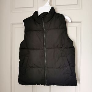 2/$20 Old Navy Vest size 6-7 years